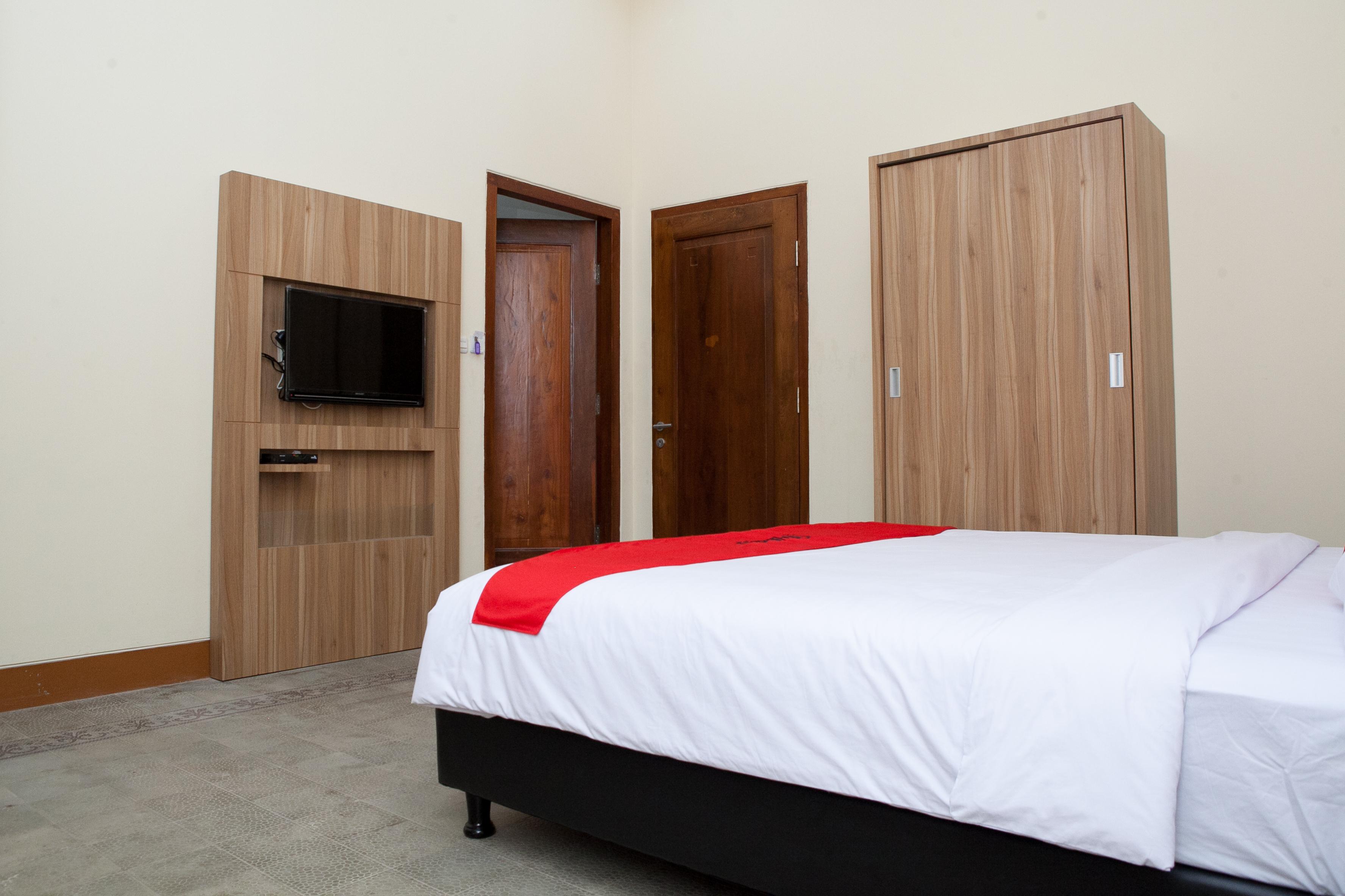 בנדונג Reddoorz Plus Near Pasundan University מראה חיצוני תמונה