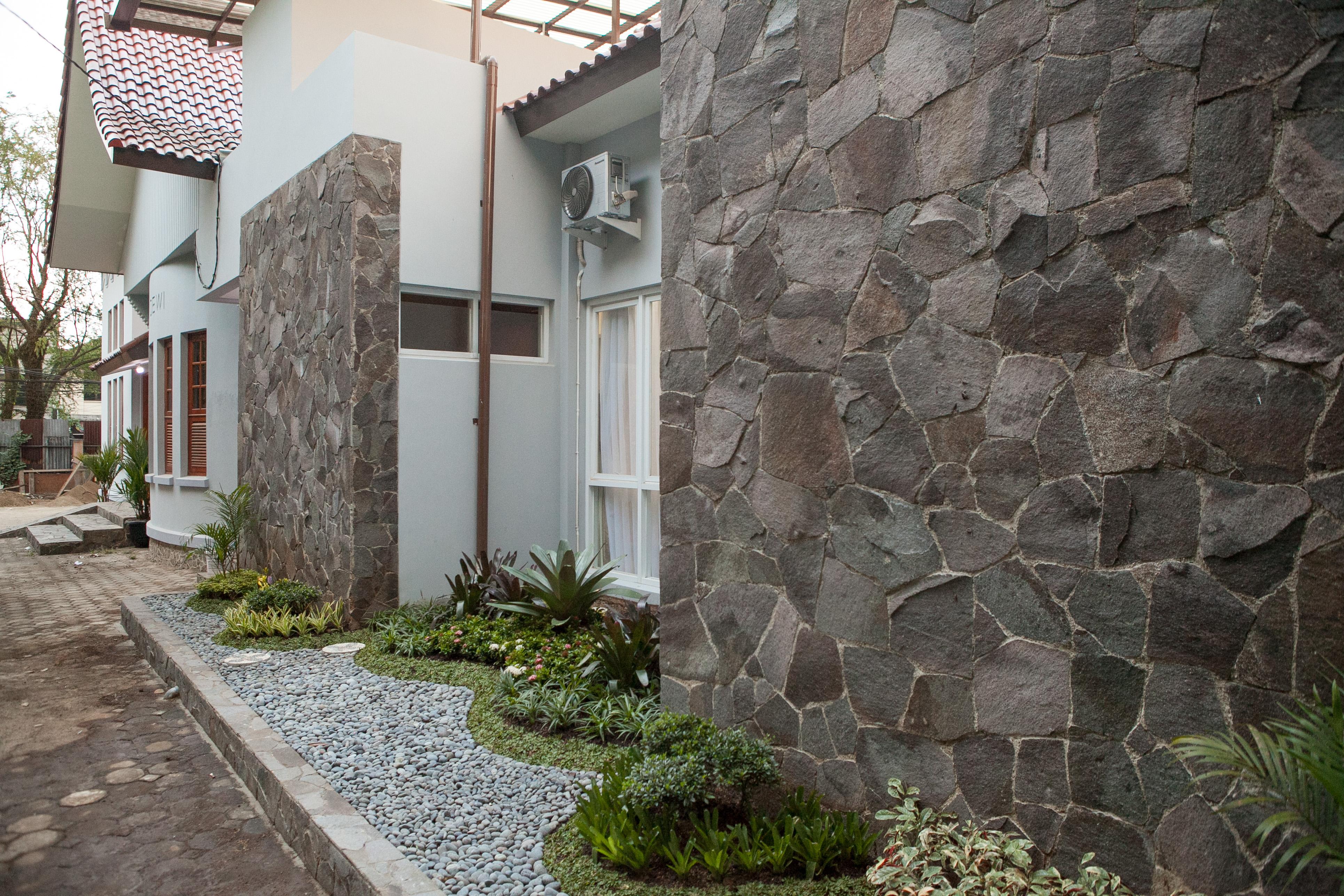 בנדונג Reddoorz Plus Near Pasundan University מראה חיצוני תמונה